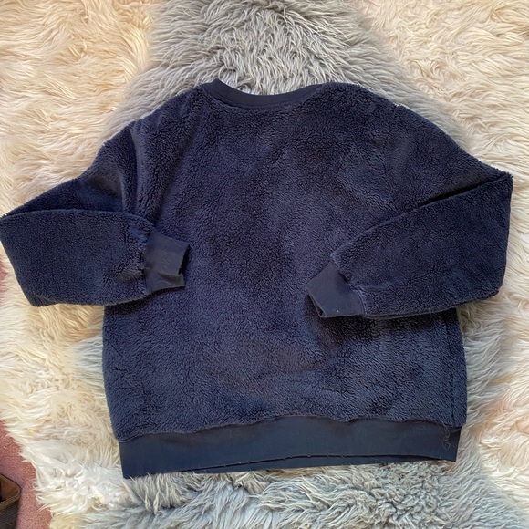 Abercrombie and Fitch Sherpa Pullover - Picture 5 of 7